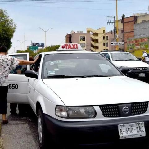 Taxistas buscan diálogo con autoridades sobre tarifas de transporte 
