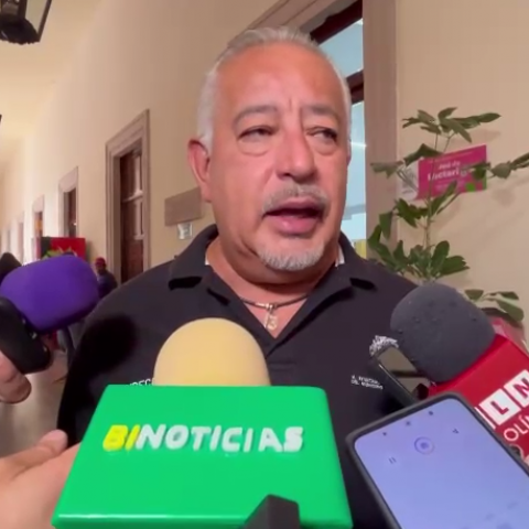 Roberto Amézquita, Director de Reglamentos 