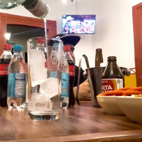 Tras reubicación de bares cerca de la UAA, contemplan regulación de establecimiento que ofertan alcoho