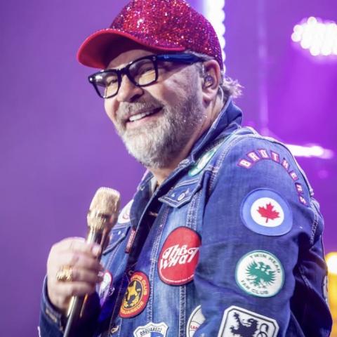 Mijares anuncia que se retirará para descansar
