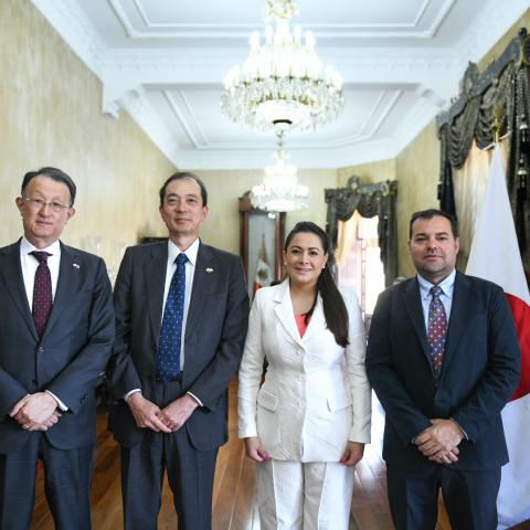 Tere Jiménez y embajador de Japón