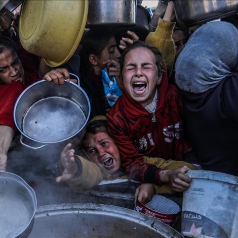 Israel bloquea ayuda humanitaria a Gaza