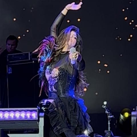 Ana Bárbara presentó sus éxitos en el Foro de las Estrellas 