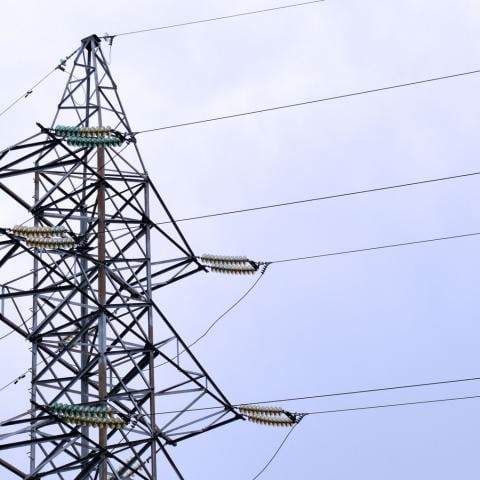 Normativa eléctrica mexicana tiene desfase de 15 años; gremio electricista exige última actualización