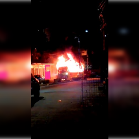 Autobús incendiado 