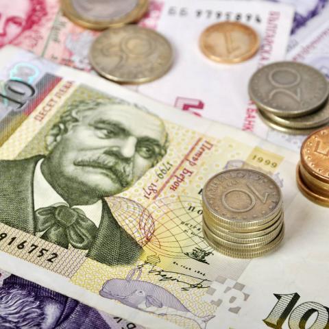 Bulgaria reúne criterios para adoptar el euro en 2026
