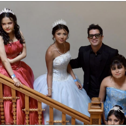 El cantante Yahir se convierte en padrino de 50 quinceañeras