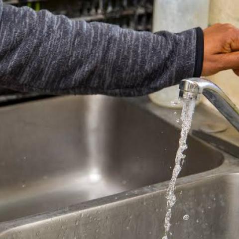 Ni hervida o de filtro: Especialistas reiteran consumo de agua de garrafón para bienestar del riñón 