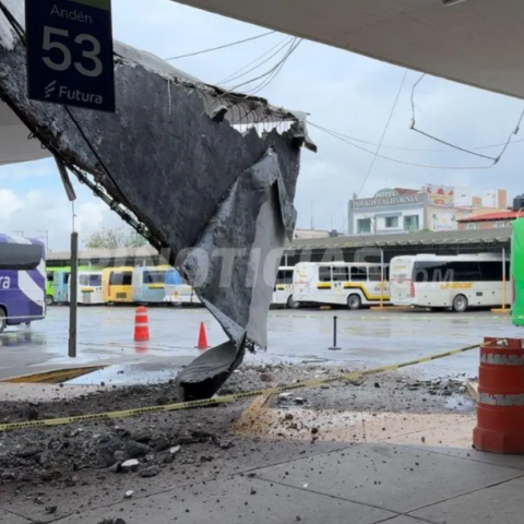 Estructura colapsada de Central Camionera en Aguascalientes 