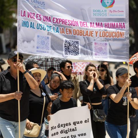 Locutores y actores de CDMX llaman a regulación del uso de IA