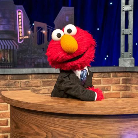 Hackean la cuenta de Elmo en X y publican mensajes contra Trump y los archivos Epstein
