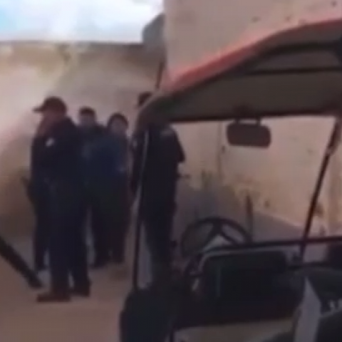 Policías municipales irrumpen en domicilio 