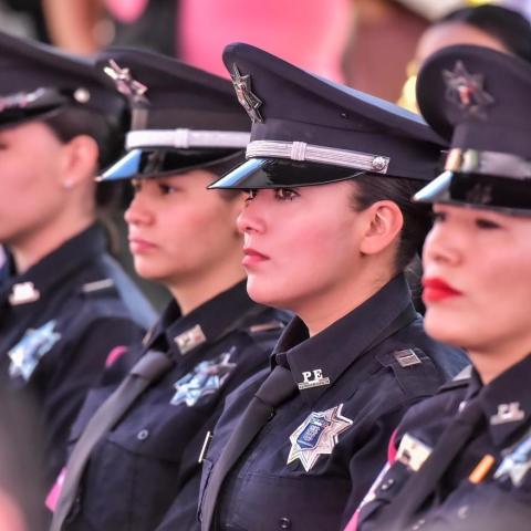 Policías