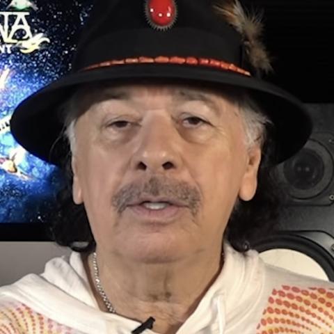 Lo que opina Carlos Santana sobre el próximo show de Bad Bunny en el Súper Bowl
