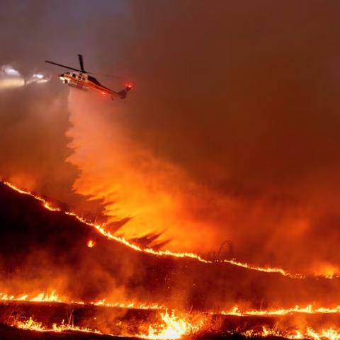 Detienen a hombre por ser sospechoso del letal incendio ocurrido en enero en Los Ángeles 