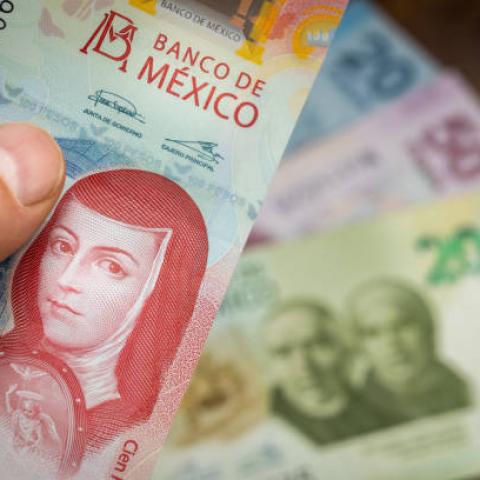 Persisten estafas mediante presuntos programas sociales;  Bienestar reitera que no pide depósitos