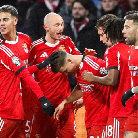 Ajax 0-2 Benfica