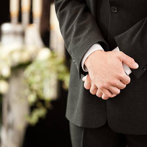 Busca Morena que la cadena funeraria sea un servicio público