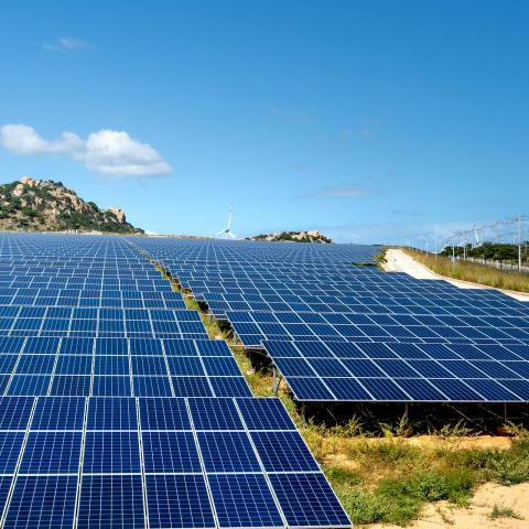 Llevan 8 años en parte jurídica, ojalá se eche a andar parque fotovoltaico porque hace falta: Gremio electricista