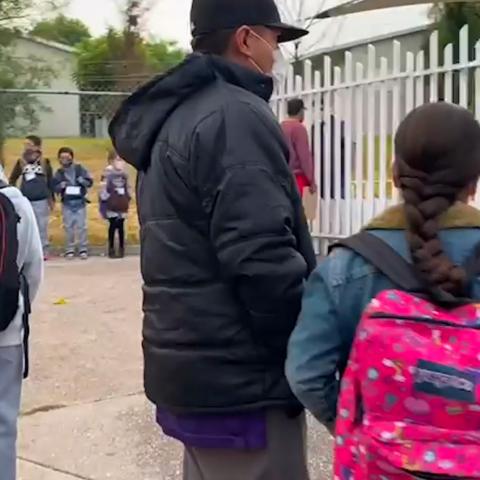 Por bajas temperaturas, escuelas tendrán flexibilidad con uso de uniforme pero no hay suspensión de clases: IEA