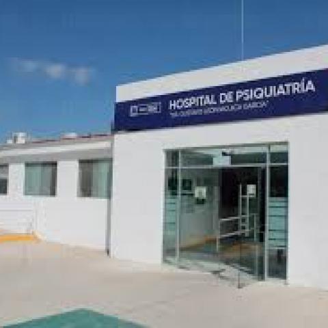 Dr. Gustavo León Mojica García