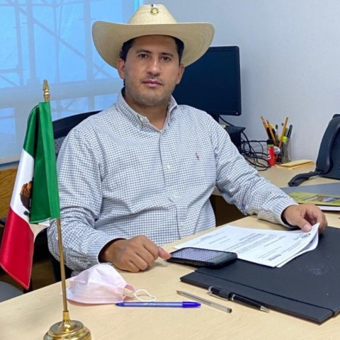 Carlos Manzo 