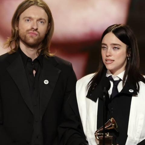 Billie Eilish impacta al hablar a favor de los migrantes en los Grammys 