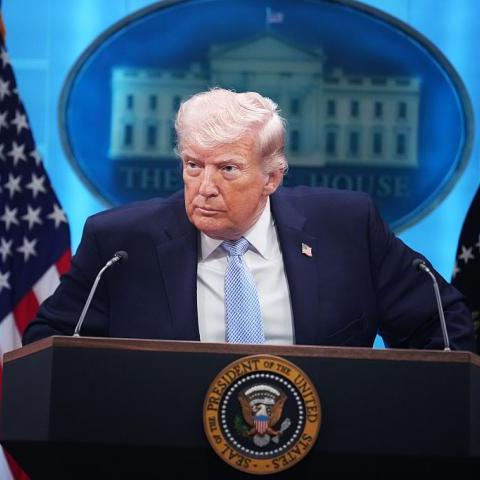 Trump ordena destruir barcos que coloquen minas en el Estrecho de Ormuz