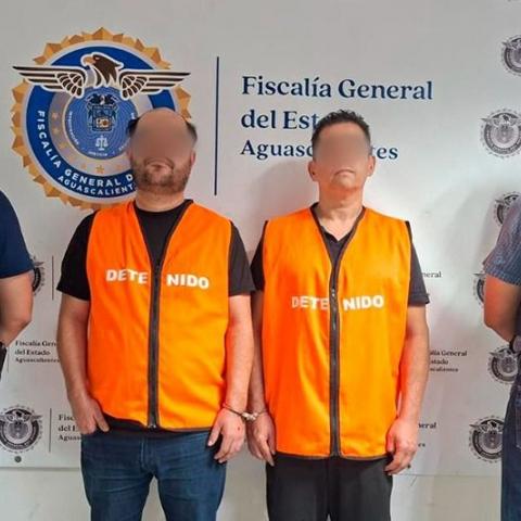 Los detenidos habrían amagado y encerrado a empleadas domésticas para llevarse dinero y objetos de valor