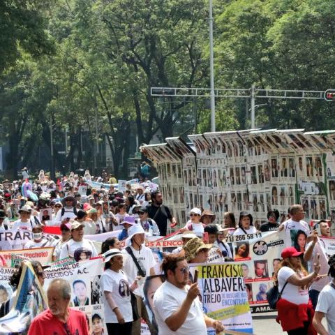 Madres buscadoras marchan en calles de la CDMX; piden justicia y actuación para encontrar a familiares