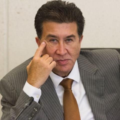 Héctor Yunes Landa renuncia al PRI tras 45 años de militancia