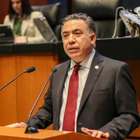 Enrique Inzunza pide licencia para sesiones del Senado ante "embestida mediática"