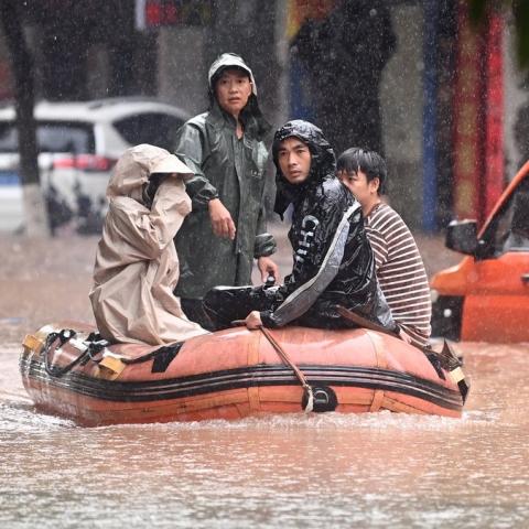 Lluvias extremas dejan tres muertos en China