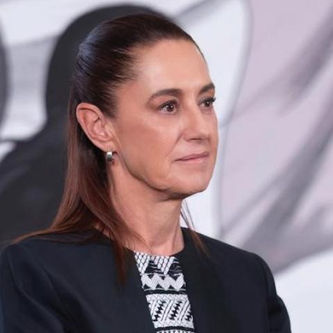 Sheinbaum critica a quienes invitaron a Díaz Ayuso y firma el Plan de Justicia del Pueblo Yaqui en Sonora