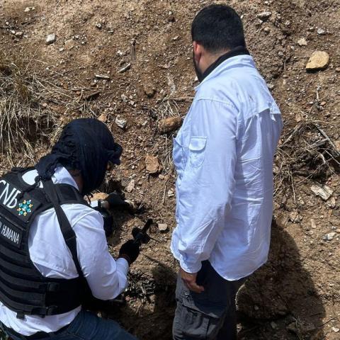 Tras reporte anónimo, autoridades localizan fosa con restos en Pabellón de Arteaga