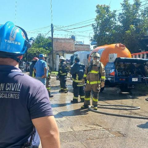 Sin riesgo tras fuga de gas en pipa; empresa podría ser sancionada, advierte autoridad 
