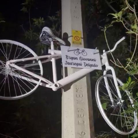 Entre conmemoración y exigencias, ciclistas despiden a Bryan Giovanni; entregan pliego petitorio a municipio