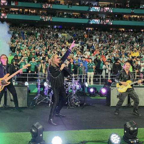 Maná se presenta en el medio tiempo del México - Inglaterra recibiendo fuertes críticas 