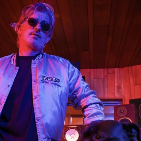 Hallan muerto al Dj francés Kavinsky, creador de "Nightcall"