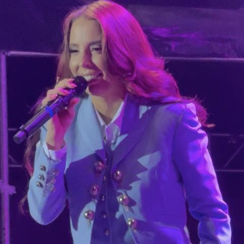 Majo Aguilar se gana al público de Jesús María con concierto lleno de tradición