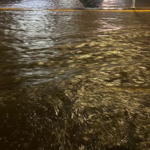 Continúan estragos: También negocios del centro y norte de Aguascalientes fueron afectados por inundaciones