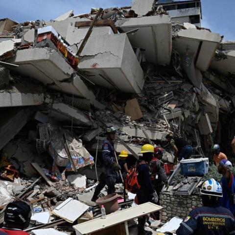 Se eleva a 2,595 la cifra de fallecidos en Venezuela tras terremotos
