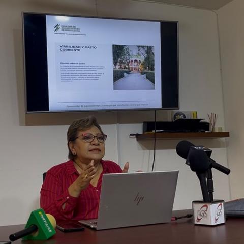 María del Carmen Corchado, Pdta. del Colegio de Economistas en Aguascalientes 