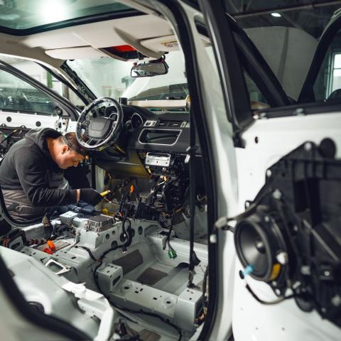Pequeñas empresas locales podrán convertirse en en proveedores de la industria automotriz