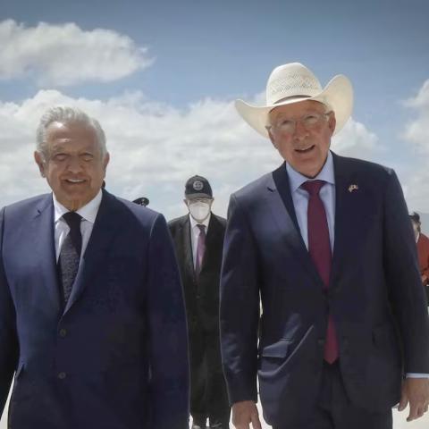 Ken Salazar afirma que intentó hablar con AMLO tras la detención de "El Mayo"