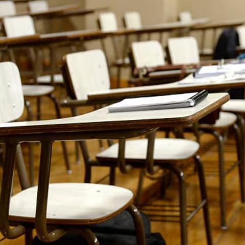 Puentes, días feriados y vacaciones: este es el calendario escolar 2026-2027
