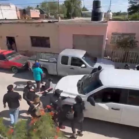 Familiares de Felipe, aguascalentense detenido en operativo de la SSPC, acusan presunta siembra de armas y droga