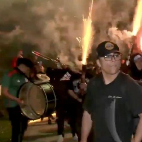 Con pirotecnia y música aficionados mexicanos intentan interrumpir el descanso de jugadores ingleses