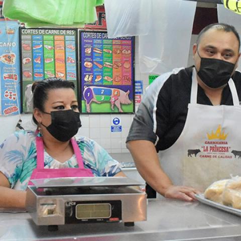 Personal de Mercados, sin facultades para realizar cobros a comerciantes; instan a presentar denuncias