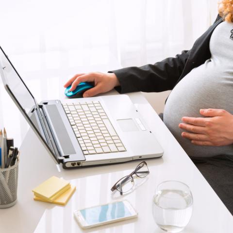 Mujeres representan sólo la tercera parte de la economía formal y aún enfrentan roles de género: CANACO 